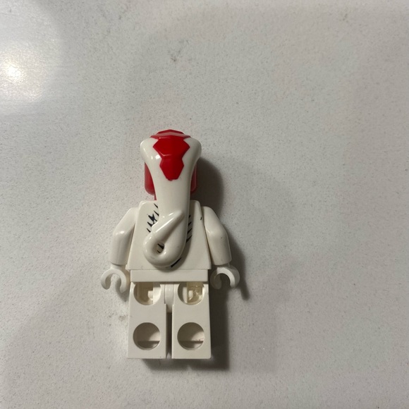 LEGO Ninjago Snappa Minifigure Red & White Snake Ninja - Picture 2 of 2